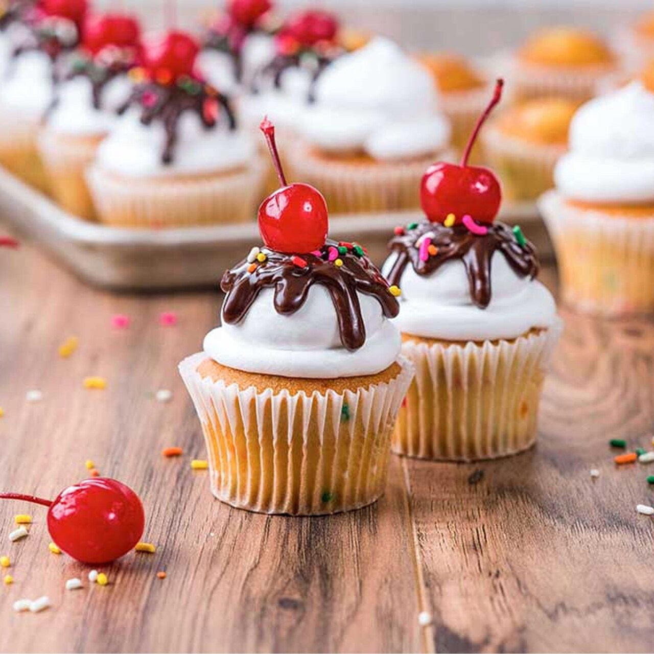 0.75 Pound Rich's Whipped Vanilla Bettercreme Icing Light and Creamy 15 Per Case